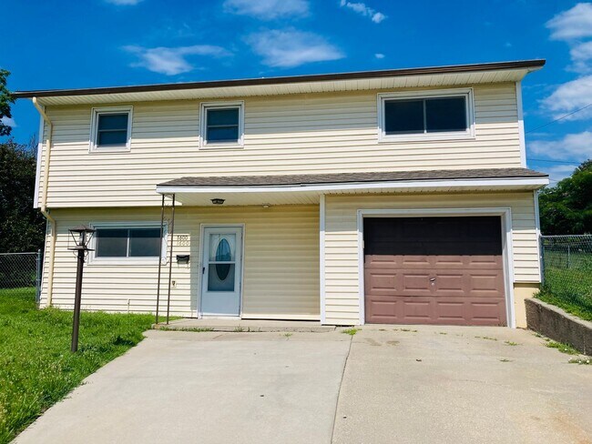 Building Photo - Great Home Great Location