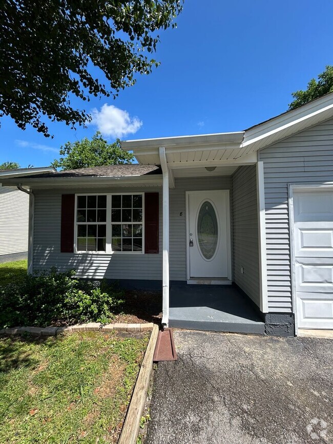 Building Photo - Charming 2 Bed, 1 Bath, 1 Car Garage, Cove... Rental