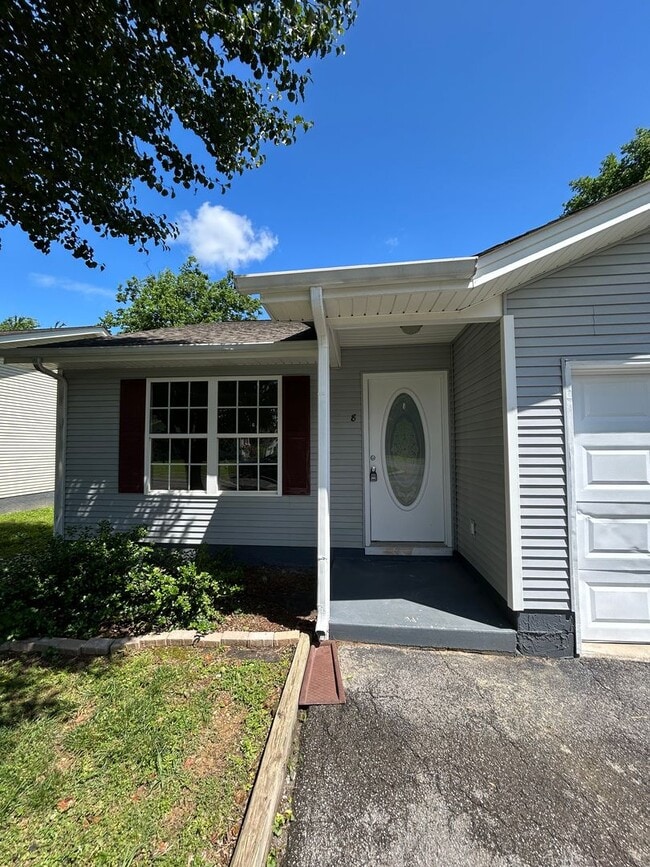 Charming 2 Bed, 1 Bath, 1 Car Garage, Cove... - Charming 2 Bed, 1 Bath, 1 Car Garage, Cove... House