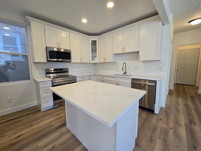 Photo - 762 E Station St