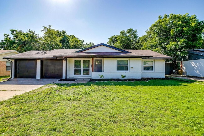 Building Photo - Spacious 3-Bed in Grand Prairie