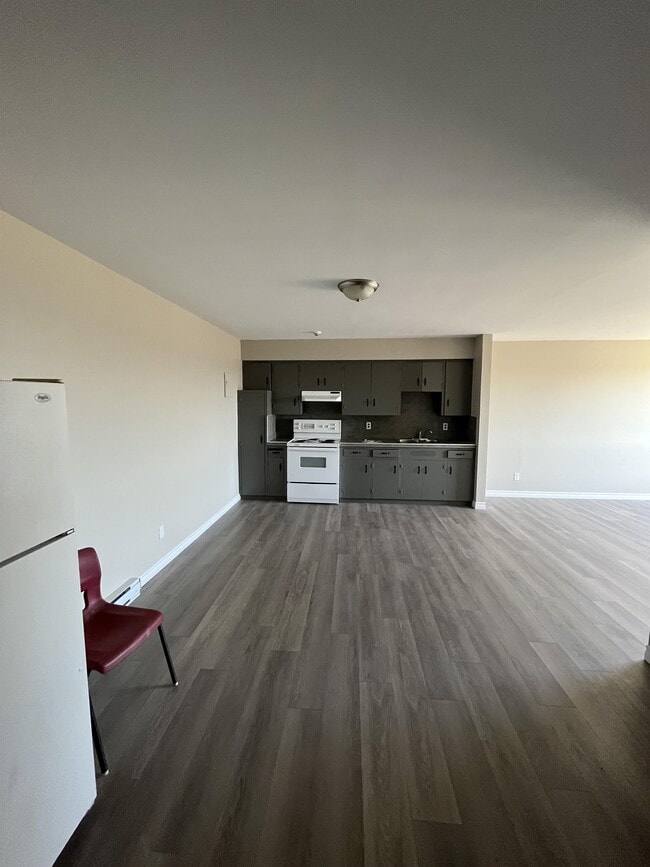 Photo - 615 Chalmers Ct Unit 5