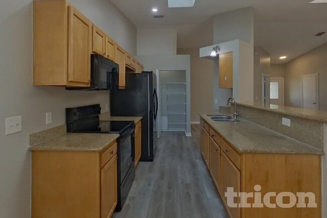Photo - 12124 Roundham Ln N