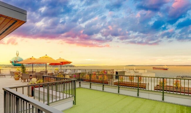 Photo - 2nd and John