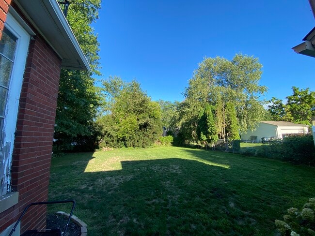 377 Parkside Dr