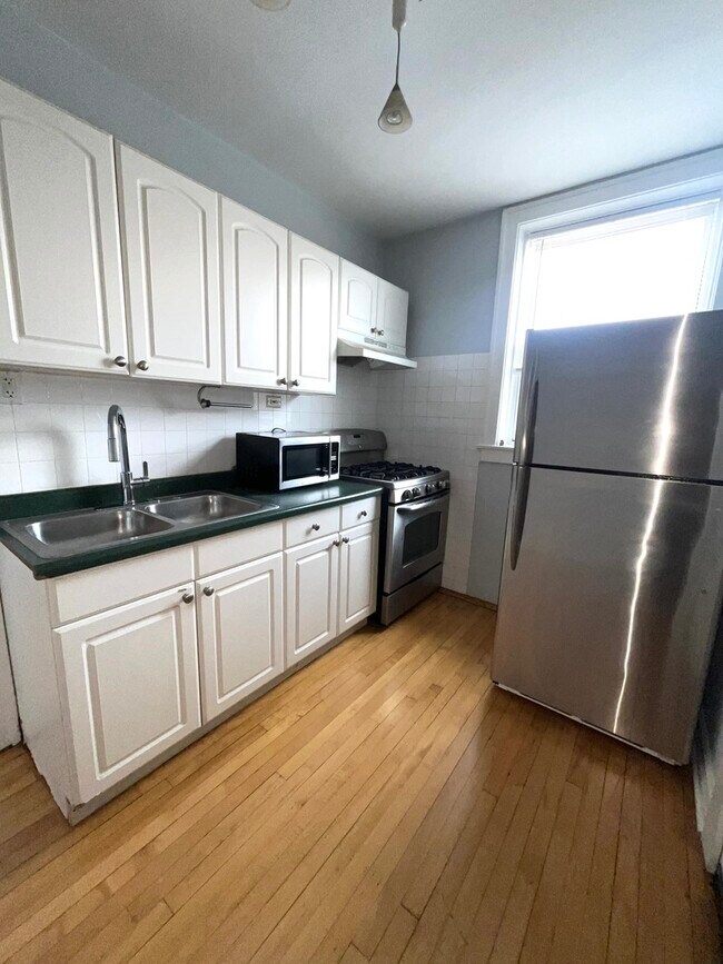 Photo - 5852 W Higgins Ave Unit 3B