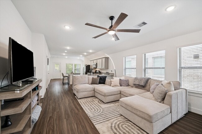 Building Photo - 1600 Portia Ln Rental