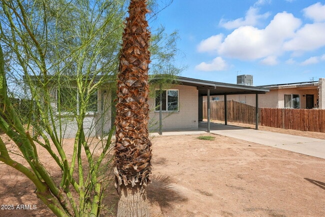 Building Photo - 130 W Harding Ave