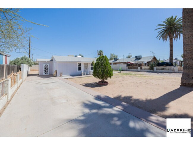 Photo - Experience Effortless Living in This Stunning 2/1 Phoenix Home!