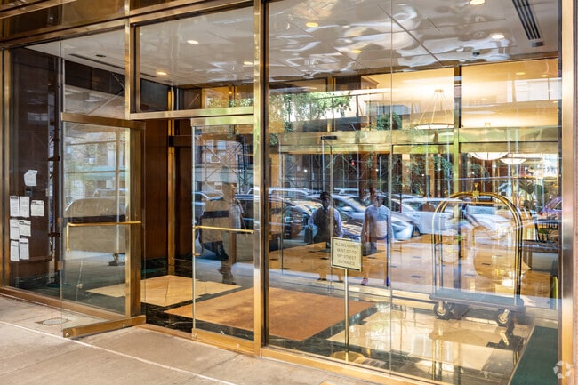 Entrance - Trump Palace Condominiums