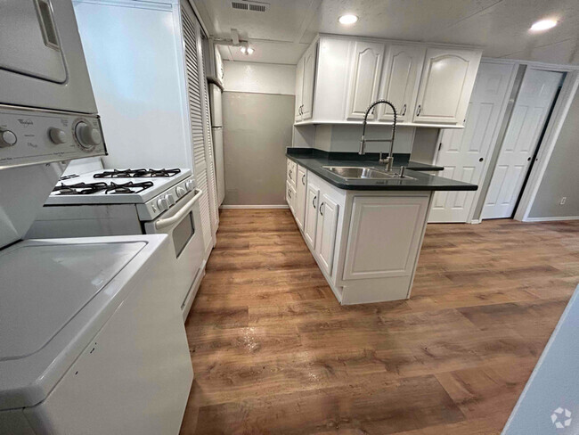 Building Photo - 2019 W Cucharras St Rental