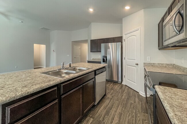 1005 Autumns Wood Cir E - 1005 Autumns Wood Cir E