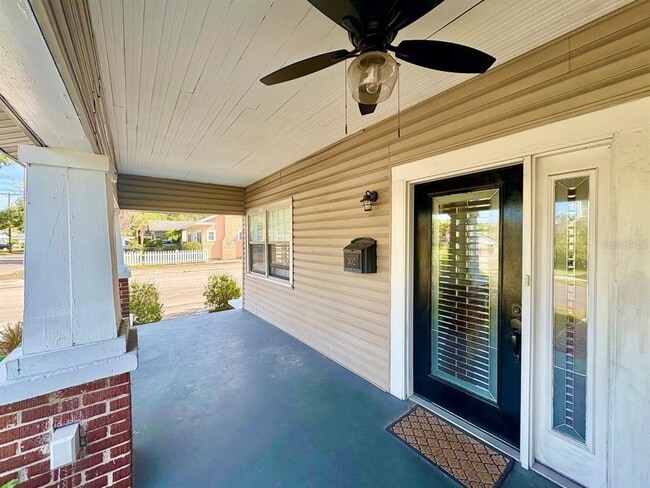 Photo - 302 W Haya St