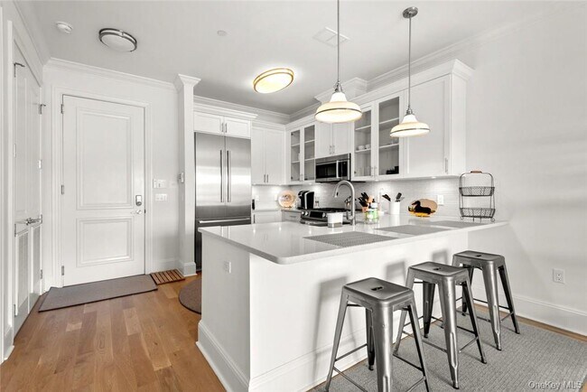 11 River St Unit 203