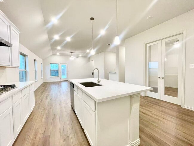 Photo - 16629 Freshwater Dr