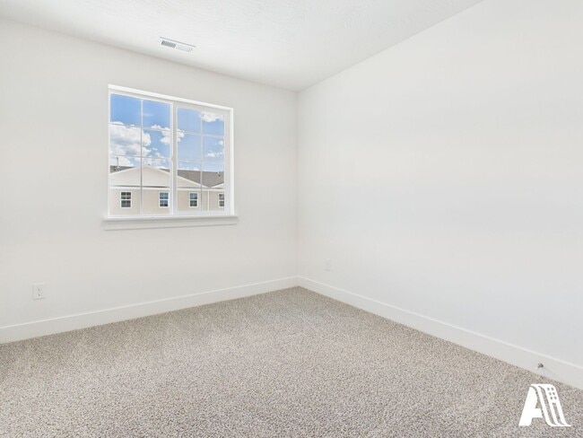 Photo - Brand New 3 Bedroom Townhome for Rent – Salem, Utah