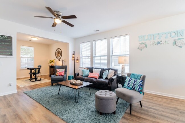 Photo - Three Bedroom Updated Townhome in Bluffton Park!