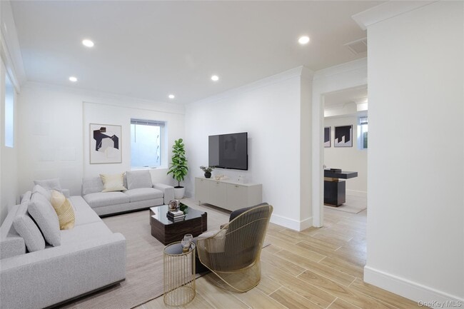 Photo - 46 Linwood Rd S