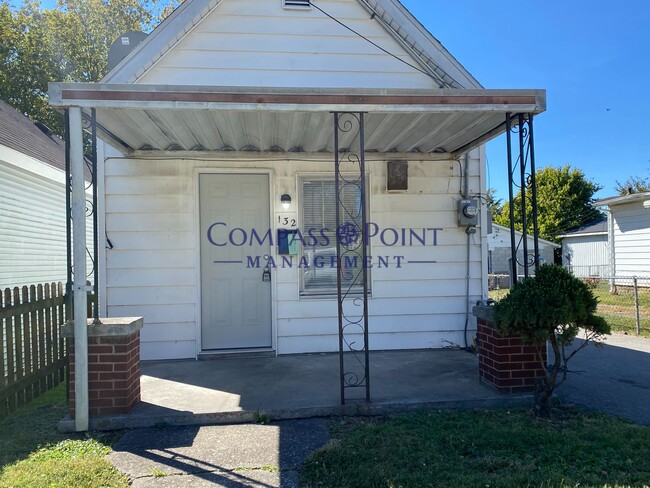 Building Photo - Spacious 1 bedroom and 1 bath house! FIRST MONTH RENT FREE!!!