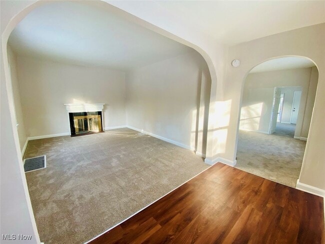 Photo - 383 Black St