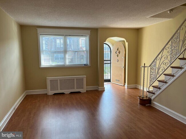 Photo - 1323 Gilham St