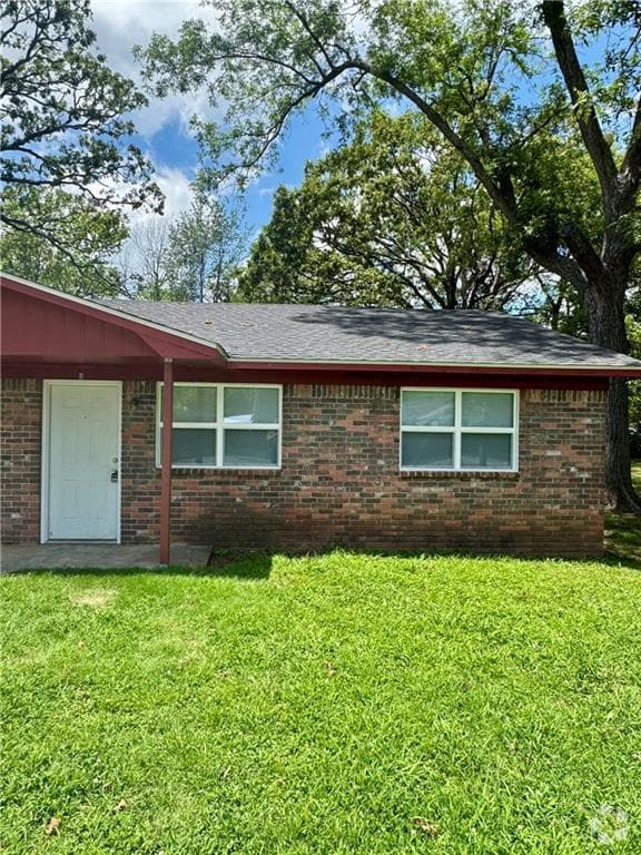 Building Photo - 704 S Oak Hill St Rental