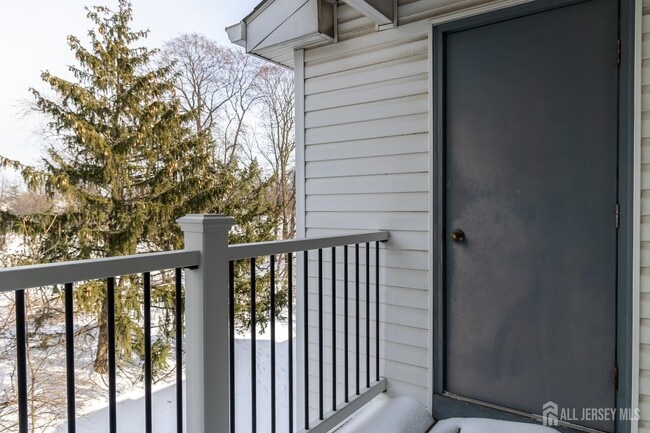 Photo - 734 Waterford Dr