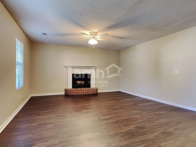 Photo - 126 Apache Dr