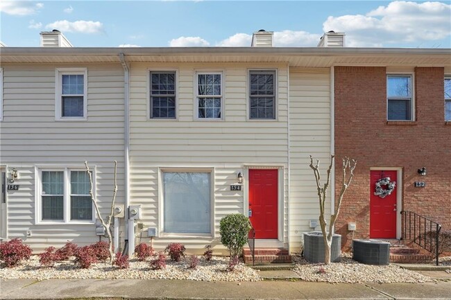 Photo - 154 Holcomb Ferry Rd Townhome