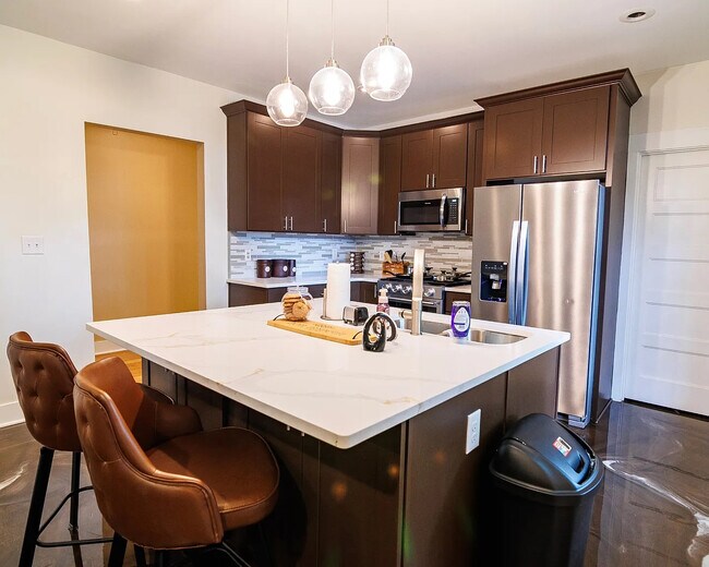 Room in House on Beecher St SW