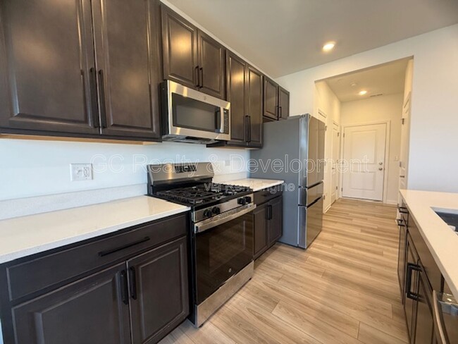 Photo - 1135 White Oak Cir