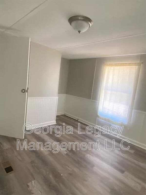 Photo - 189 Mason St