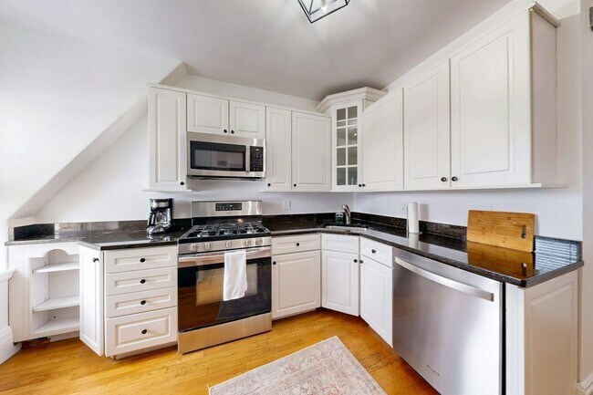 Photo - 15 Garrison Rd Unit 3