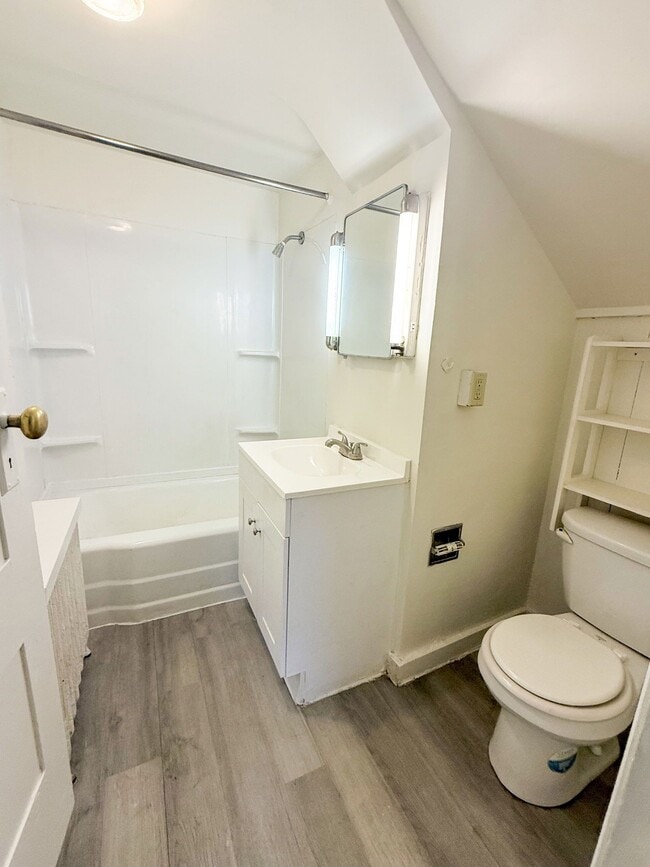 Photo - 497 Norwood Rd Unidad 2