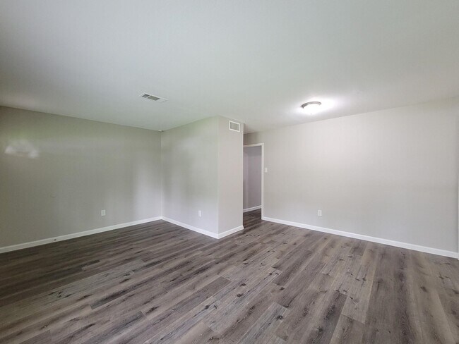 Photo - 5606 Willow Glen Dr