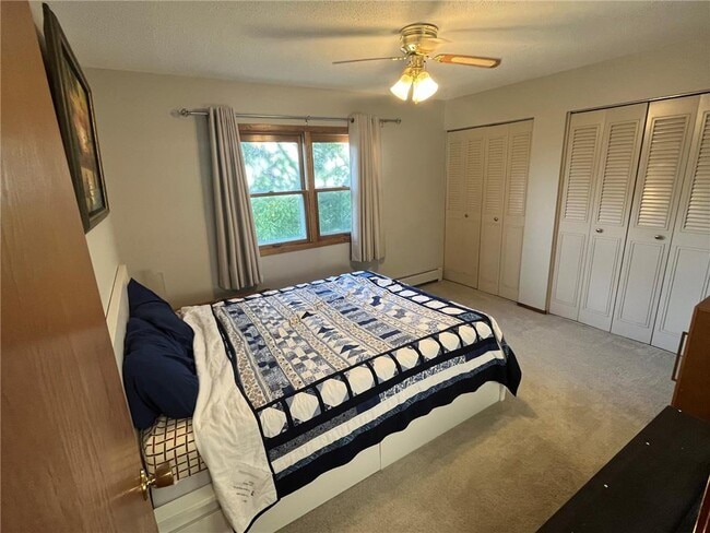 Photo - 2710 Dale St N