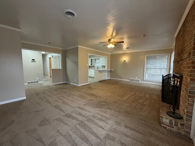 Photo - AVAILABLE NOW 2 BEDROOM 2 BATH DUPLEX IN TCU AREA