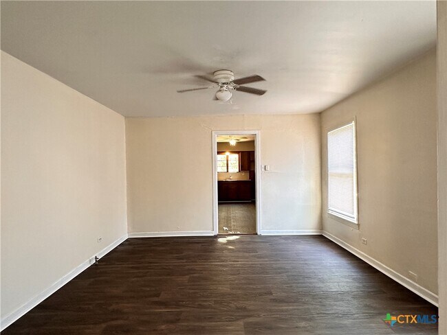 Photo - 1010 Academy St