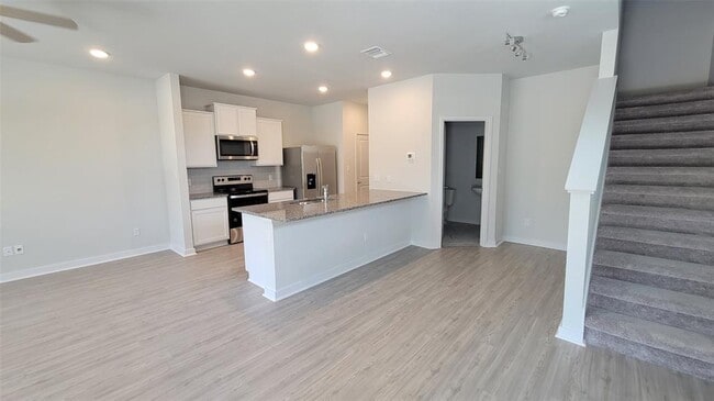 Photo - 605 W South St Unit 231