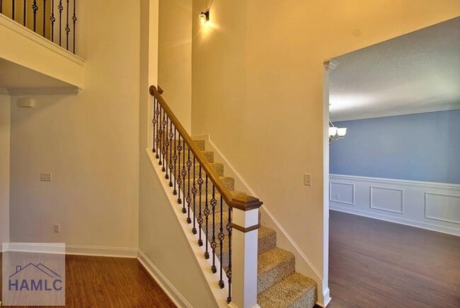 Photo - 702 Auburn Cv