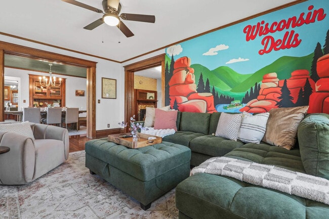 Building Photo - 924 Capital St Unit ID1369276P