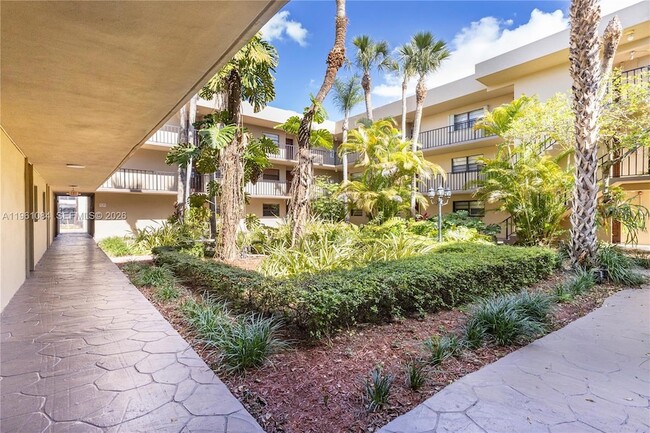 Photo - 10855 SW 112th Ave Unidad 311