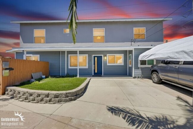 Building Photo - Beautifully Renovated 4Bdm 2Ba Apartment with Modern Finishes in San Diego!