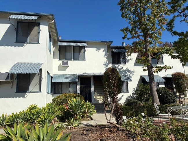 Building Photo - 1387 Eagle Vista Dr Unit 1387-1387