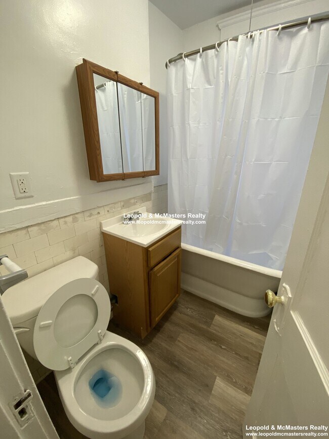 Photo - 1198 Boylston St