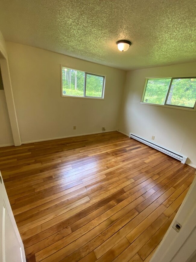 Photo - 2 Bedroom 1 bath with carport and yard