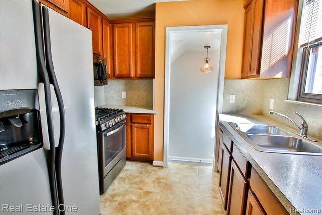 Photo - 906 Pinecrest Dr