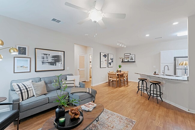 Photo - Landing at 2EightySeven