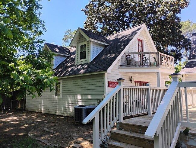 504 N Newsom St Unidad MAIN
