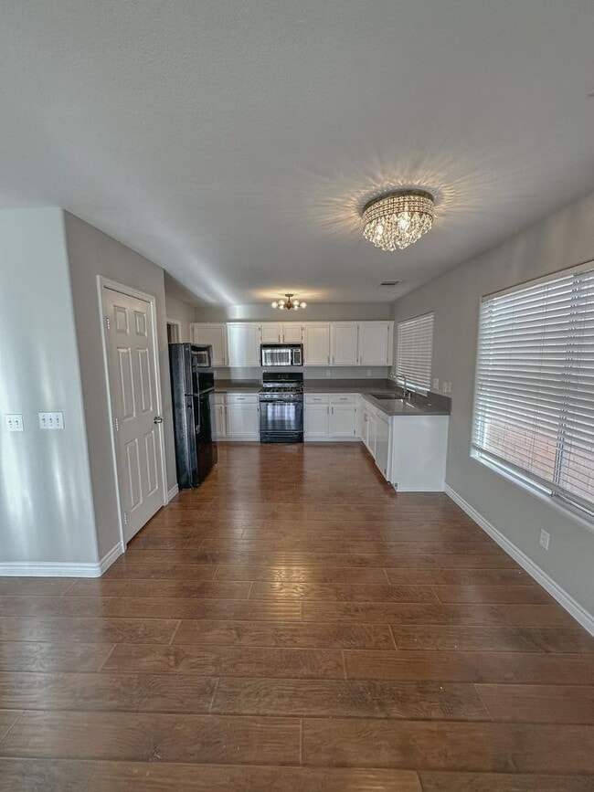 Photo - Spacious 3 Bedroom, 2.5 Bath Home with No ...